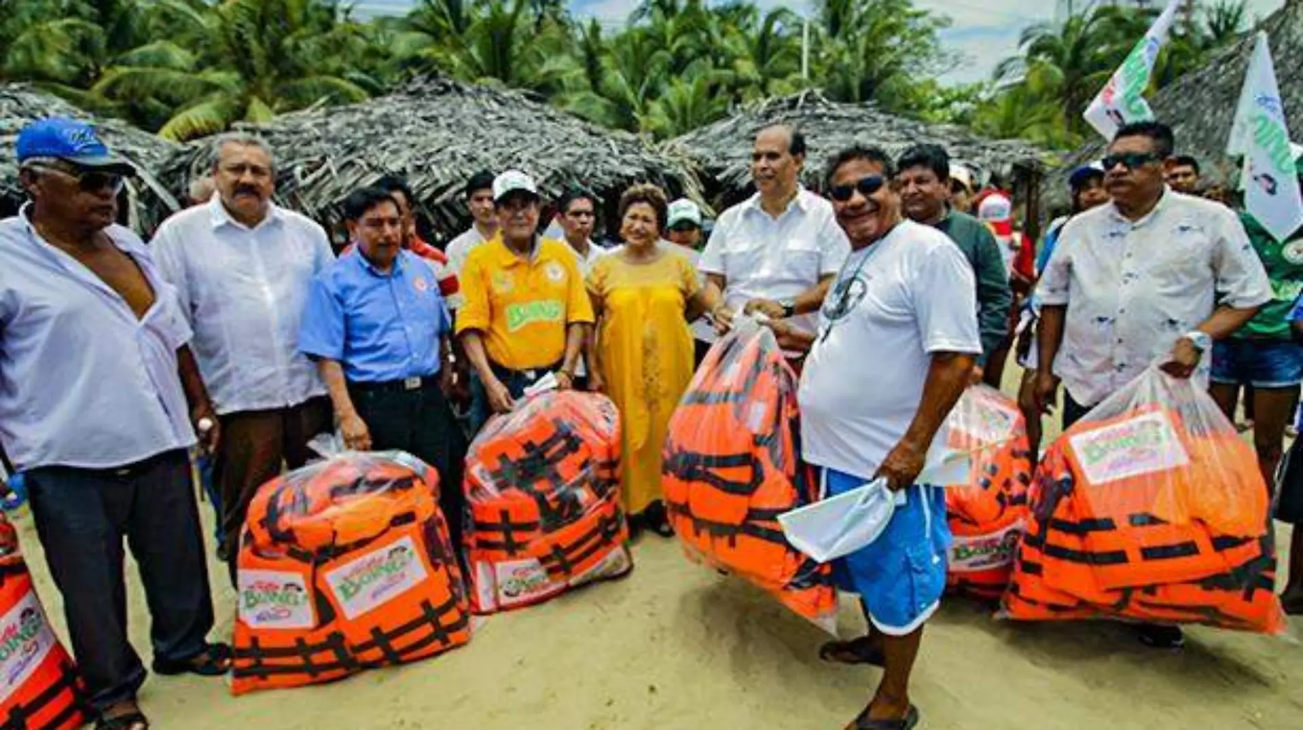 Acapulco - Apoyan a prestadores de servicios acuáticos